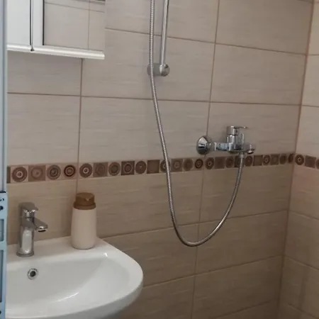 деси * Burgas