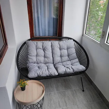 деси Apartment