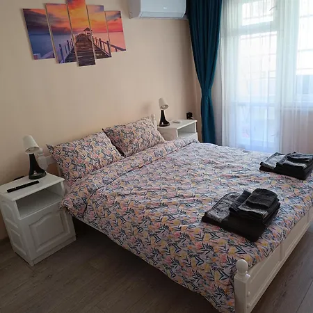 деси Apartment